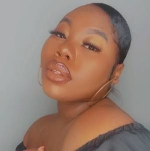 Meet your Posher, Brittney